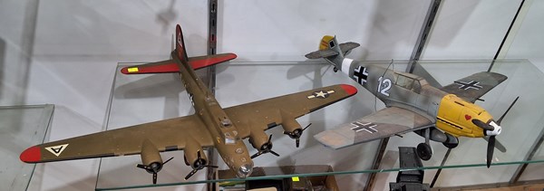 Lot 1410 - MODEL PLANES
