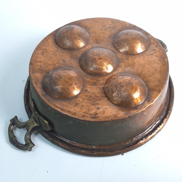 Lot 1237 - COPPER ESCARGOT PAN