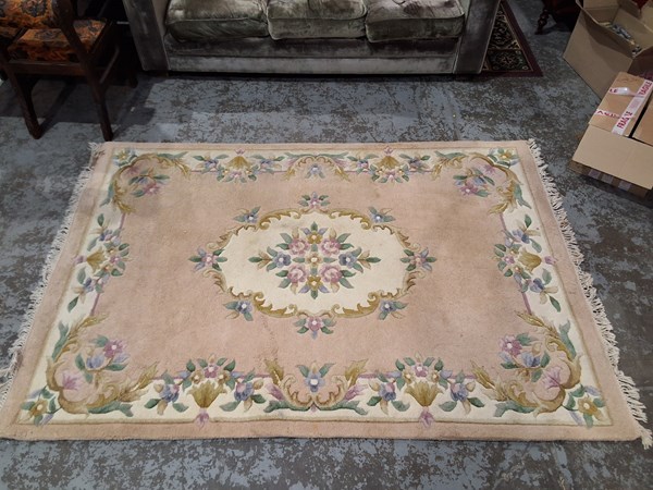 Lot 132 - FLOOR RUG