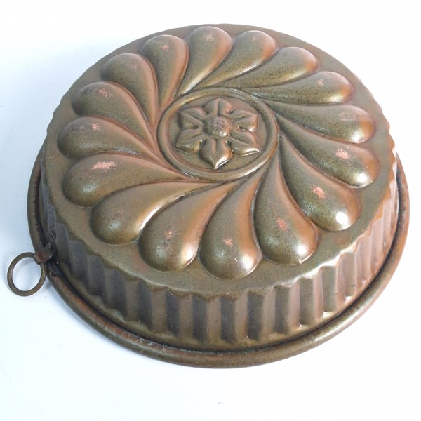 Lot 1296 - COPPER CAKE MOULD