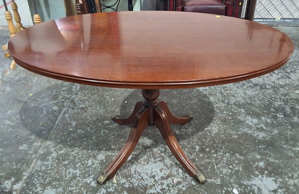 Lot 231 - DINING TABLE