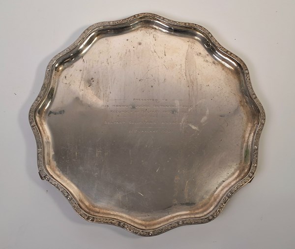 Lot 1055 - SILVER TRAY