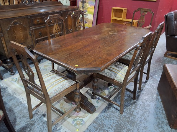 Lot 133 - DINING SUITE