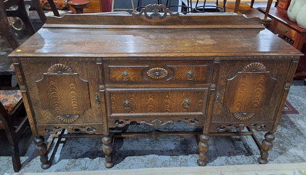 Lot 98 - SIDEBOARD
