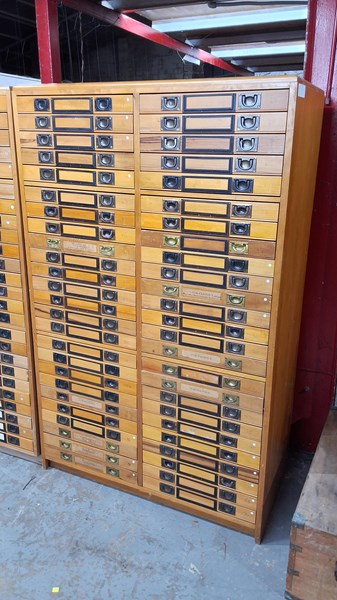 Lot 259 - SPECIMEN CABINET