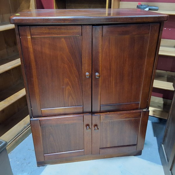 Lot 194 - ENTERTAINMENT UNIT