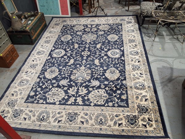 Lot 268 - FLOOR RUG