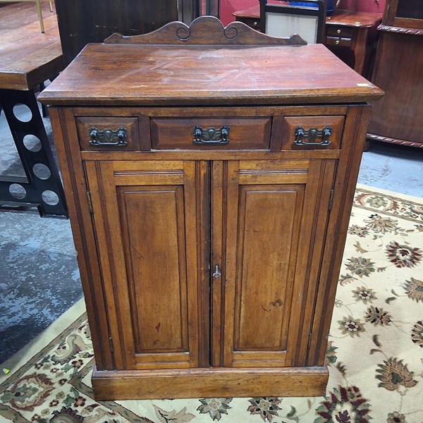 Lot 155 - SIDE CABINET