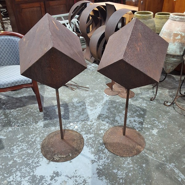 Lot 125 - GARDEN ORNAMENTS