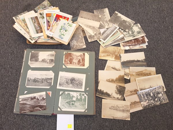 Lot 1306 - POSTCARDS
