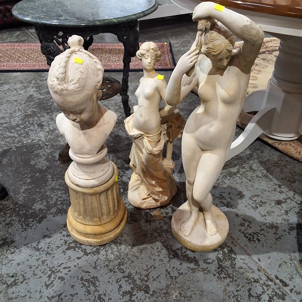 Lot 484 - GARDEN STATUES