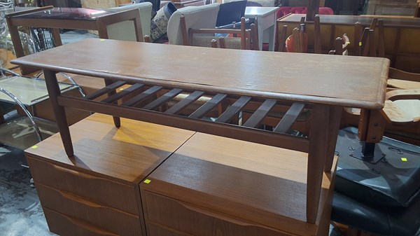 Lot 17 - COFFEE TABLE