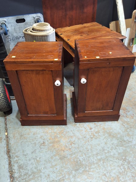 Lot 43 - BEDSIDE CABINETS