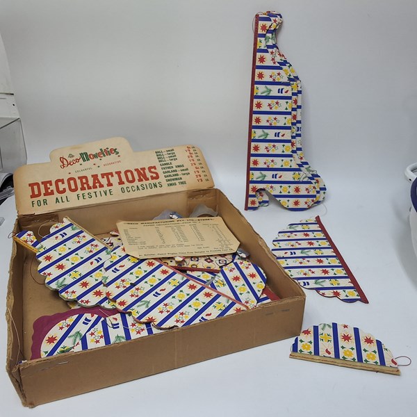 Lot 1223 - CHRISTMAS DECORATIONS