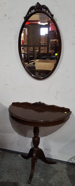 Lot 104 - HALL DECOR