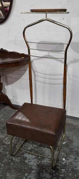 Lot 203 - VALET STAND