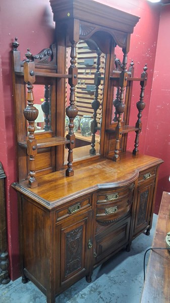 Lot 78 - SIDEBOARD