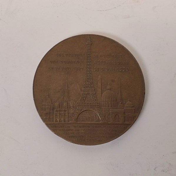 Lot 1059 - BRONZE MEDALLION