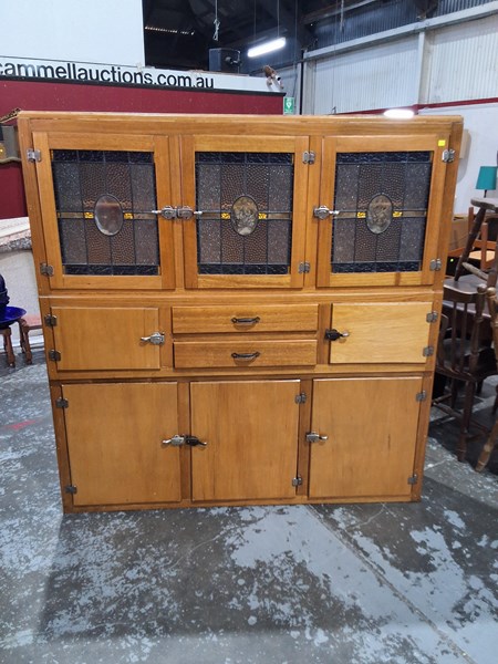 Lot 117 - KITCHEN DRESSER