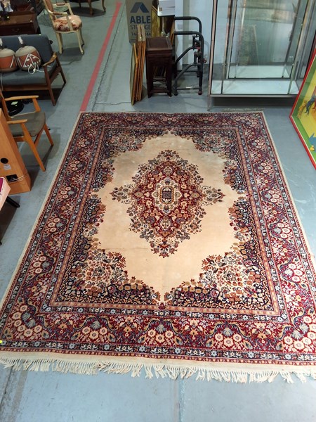 Lot 213 - RUG