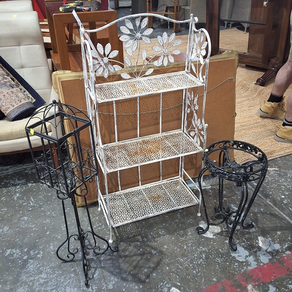 Lot 488 - GARDEN FURNITURE