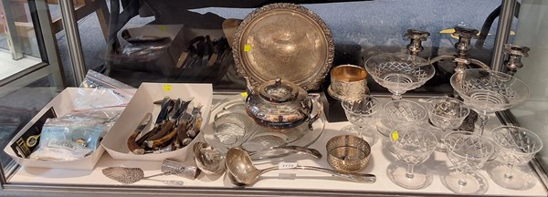 Lot 1173 - TABLEWARE