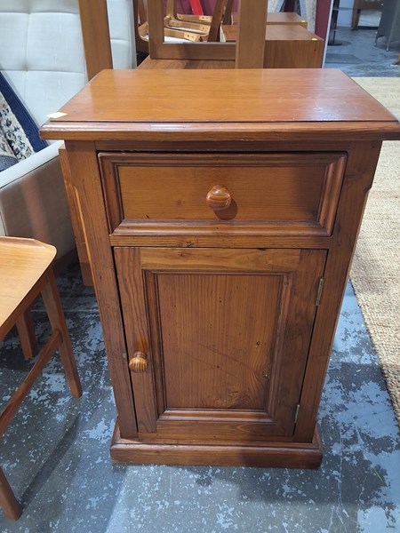 Lot 226 - POT CUPBOARD