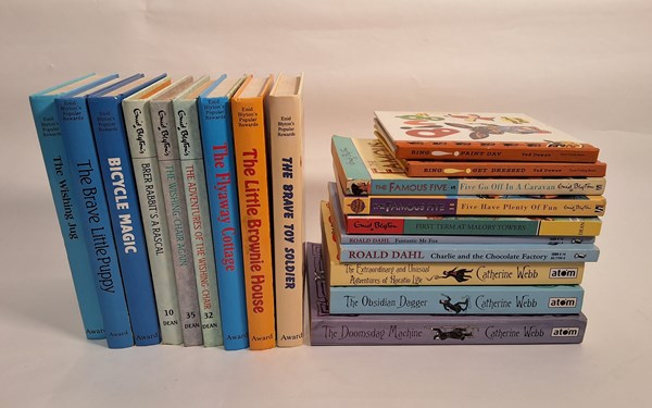 Lot 1424 - CHILDREN'S BOOKS