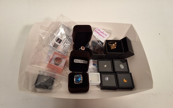 Lot 1094 - MINERAL SPECIMENS