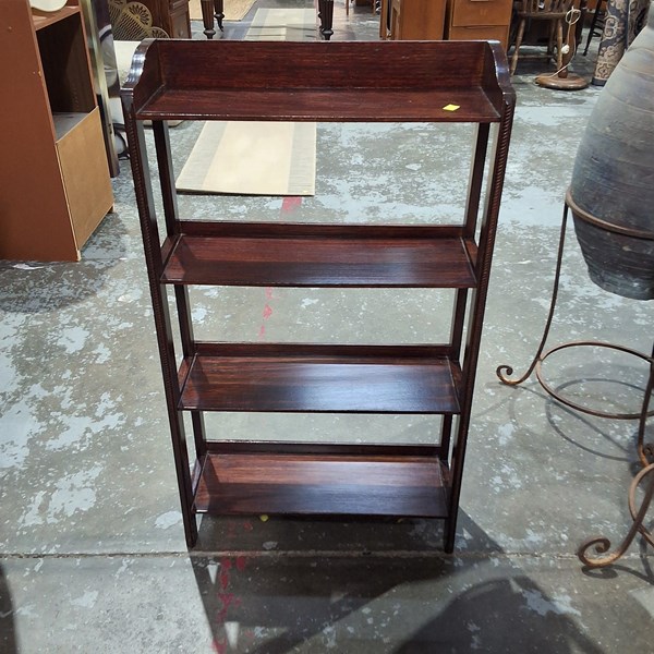 Lot 138 - BOOKSHELF