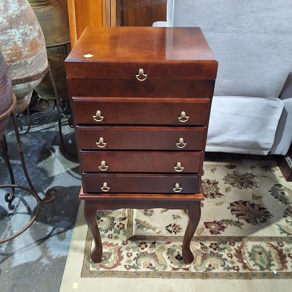 Lot 188 - CUTLERY CANTEEN