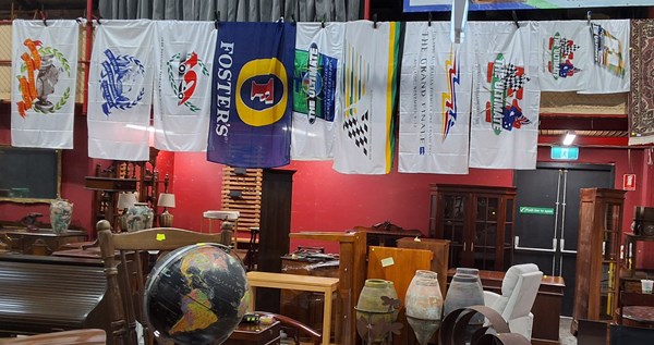 Lot 90 - GRAND PRIX FLAGS