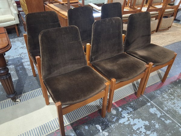 Lot 14 - DINING CHAIRS