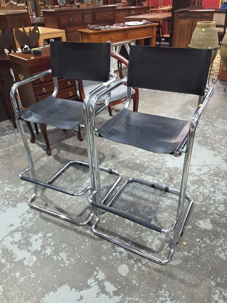 Lot 31 - BAR STOOLS