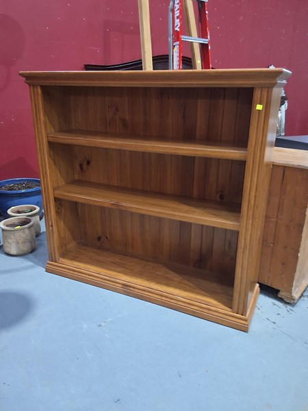 Lot 239 - BOOKSHELF