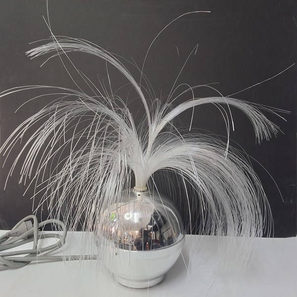 Lot 1319 - RETRO LAMP