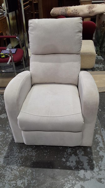 Lot 420 - ARMCHAIR