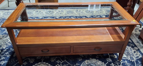 Lot 412 - COFFEE TABLE
