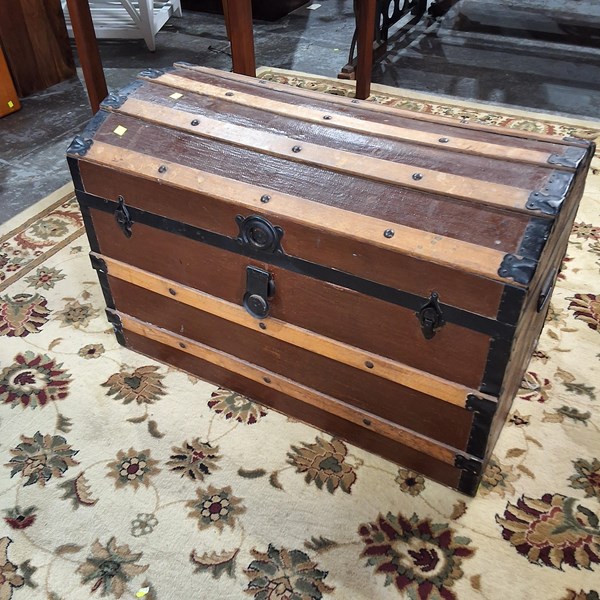 Lot 160 - TRUNK
