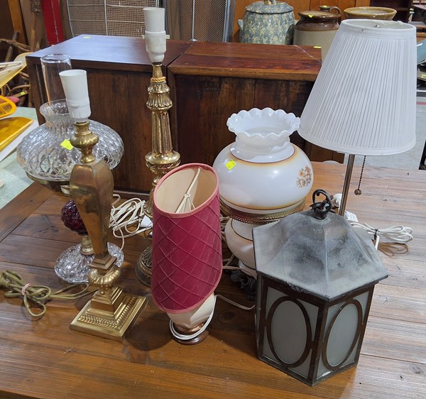 Lot 341 - LIGHTING LOT