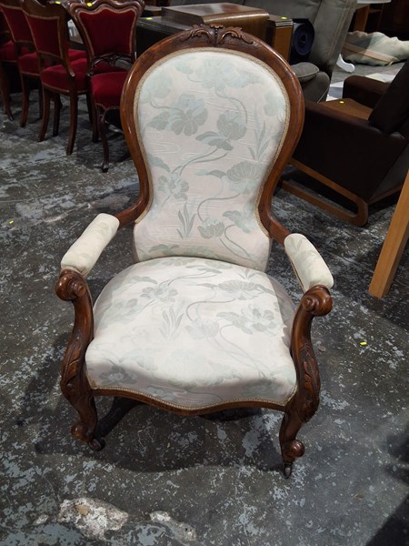 Lot 162 - GRANDFATHER CHAIR
