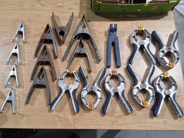 Lot 324 - SPRING CLAMPS