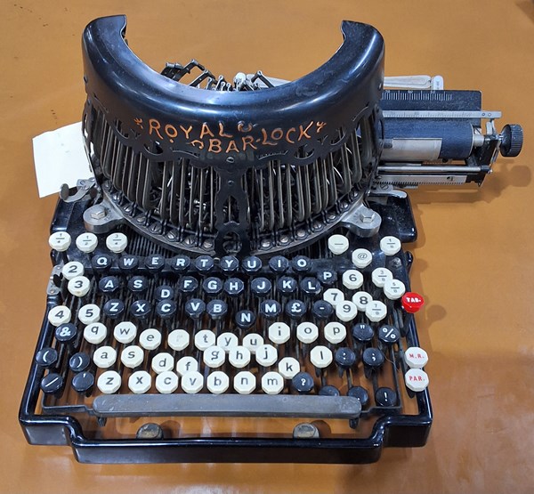 Lot 1103 - TYPEWRITER