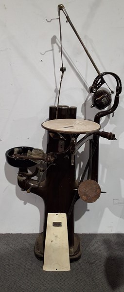 Lot 274 - DENTISTS STAND
