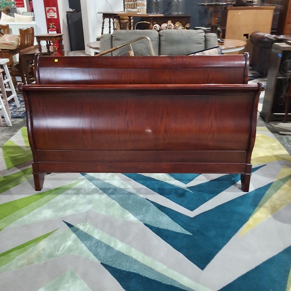 Lot 229 - SLEIGH BED