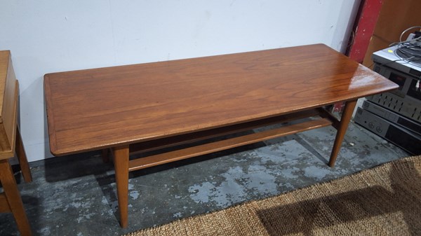 Lot 2 - COFFEE TABLE