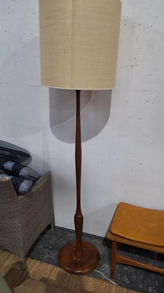 Lot 6 - STANDARD LAMP