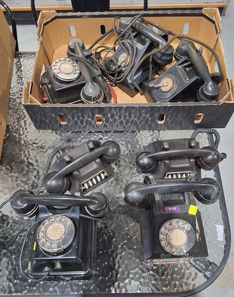 Lot 362 - TELEPHONES