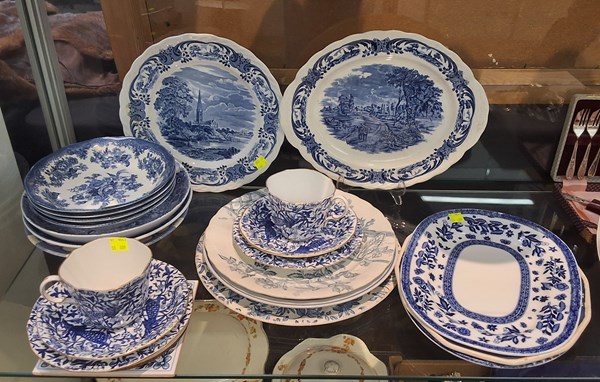Lot 1373 - PRETTY BLUE CHINA