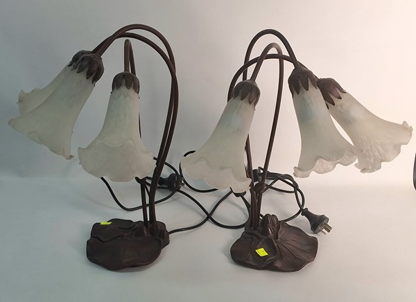 Lot 100 - TABLES LAMPS